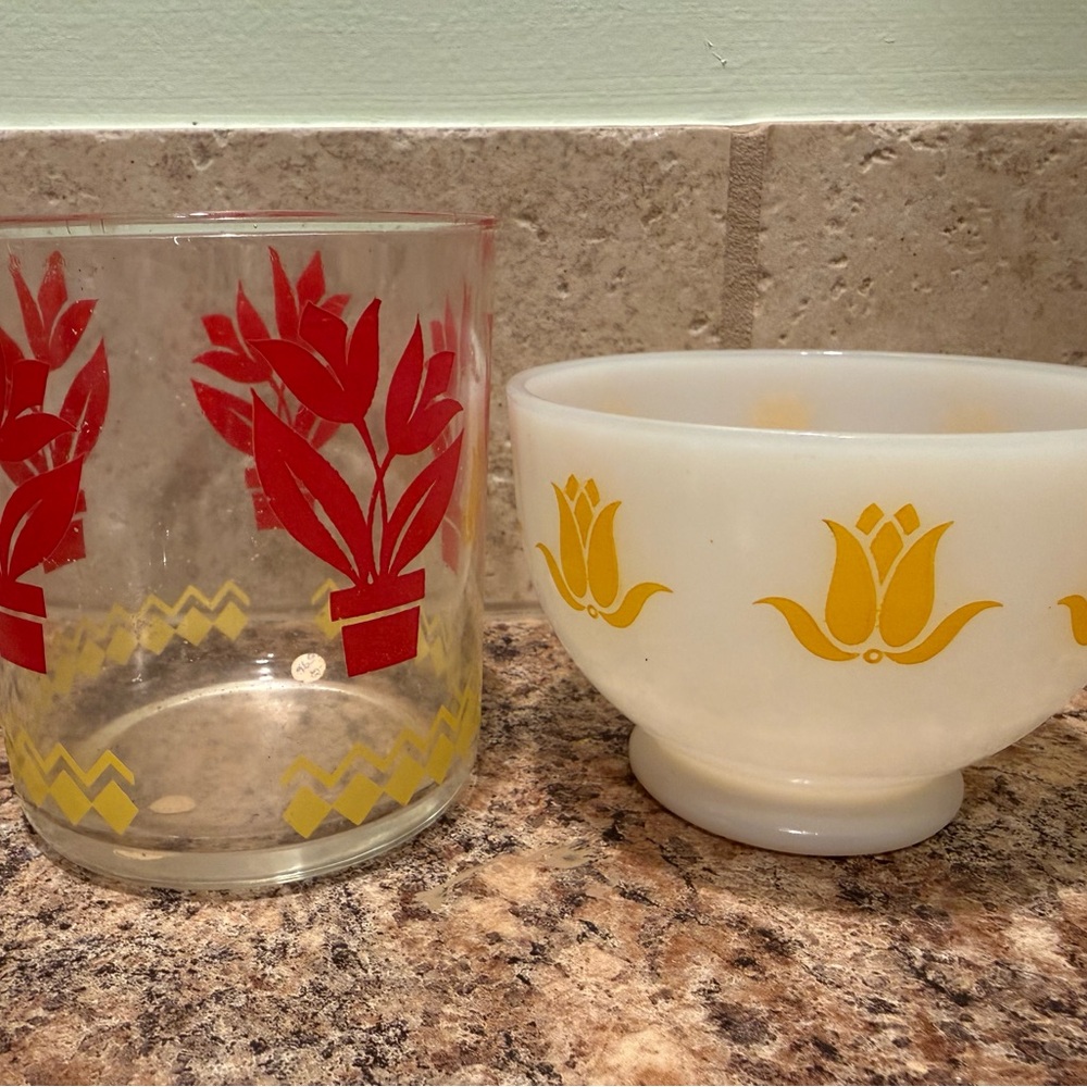 Vintage fireking tulip‎ and hazel atlas glass pair